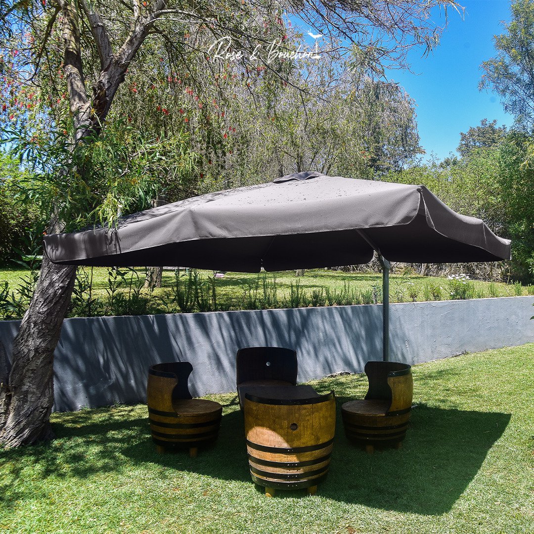 Salon complet à base de tonneaux en bois de fût de chêne massif