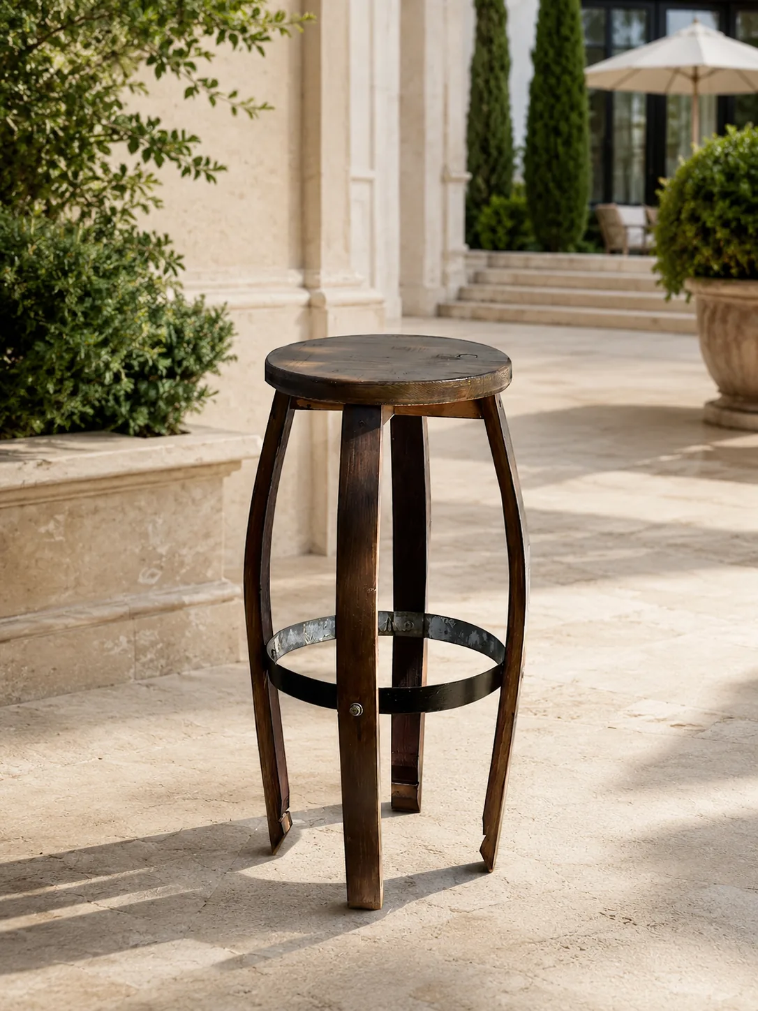 Rose et Bouchon | Tabouret de bar bois fût – Charme rustique fonctionnel — produit